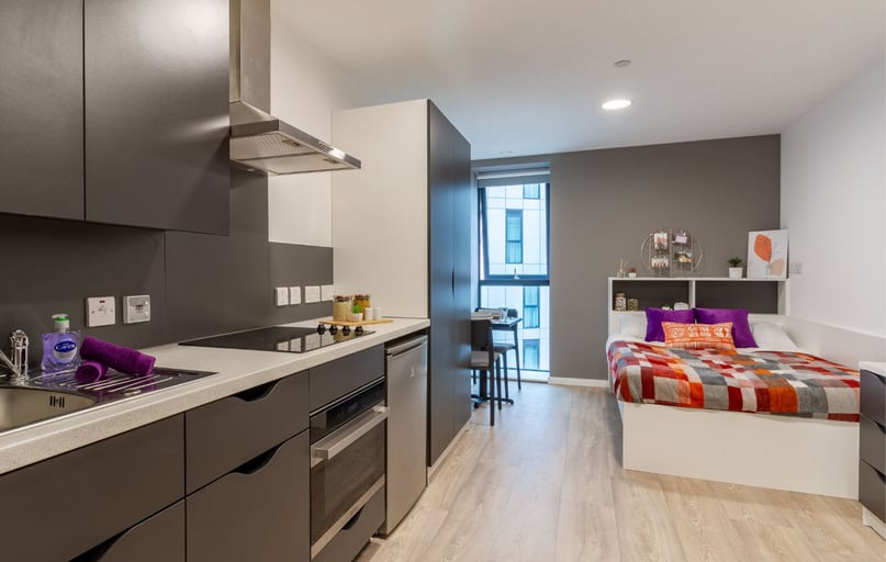 Bronze Studio, Pavilion Court, 20 First Way, Wembley, London - Image 1